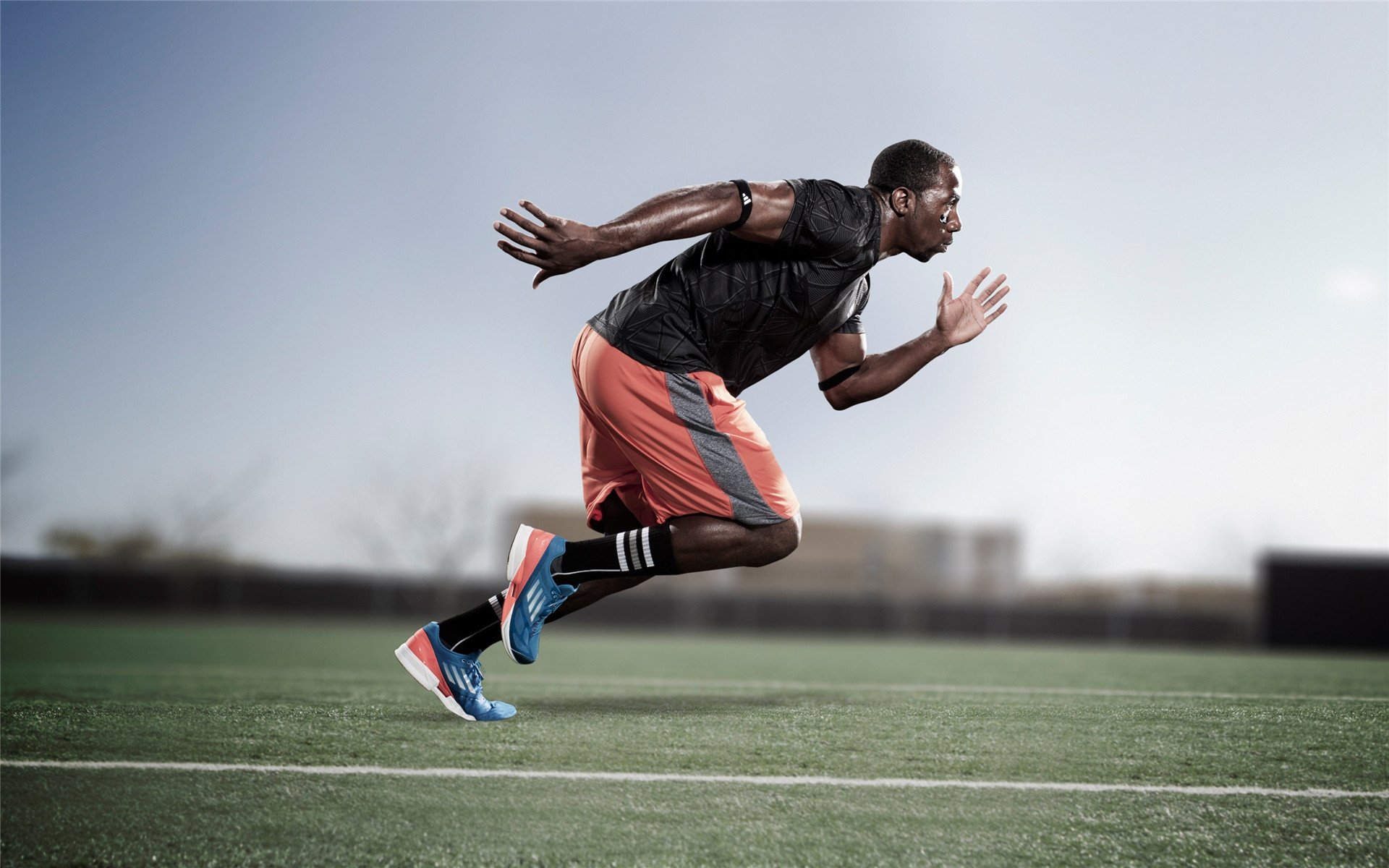 福登赛后表示两个进球展现了自己的技术特点,福登集锦